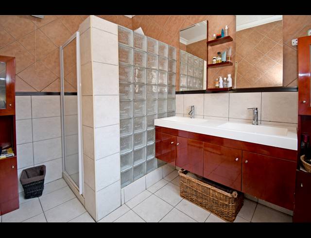 3 BEDROOM HOUSE FOR SALE IN CROSBY